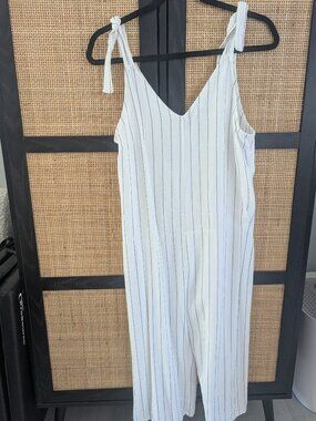 Urban Romantics - white cropped jumpsuit